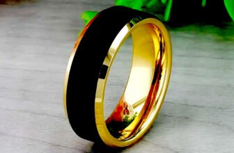 GASTON Gold-Plated Tungsten Beveled Ring with Brushed Black Center – 6mm or 8mm