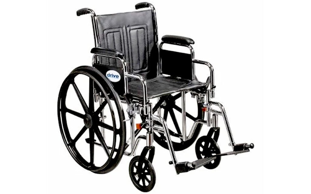 Drive Medical, Bariatric Wheelchair Sentra EC Heavy Duty Desk Length Arm Padded