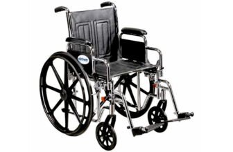 Drive Medical, Bariatric Wheelchair Sentra EC Heavy Duty Desk Length Arm Padded